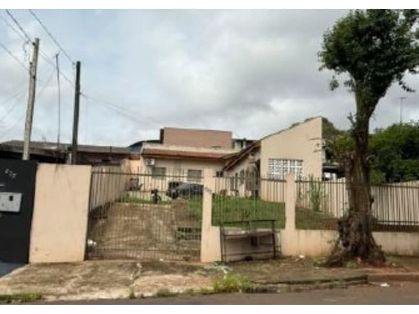 Casa em leilão em Cambé - PR — Casa à venda em leilão