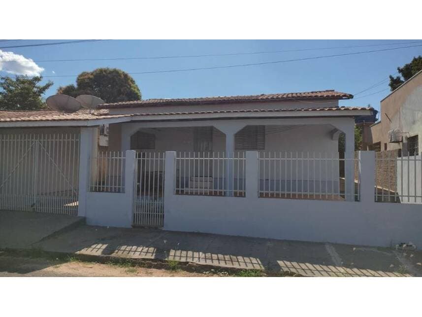 Casa em leilão em Nortelândia - MT — Casa à venda em leilão