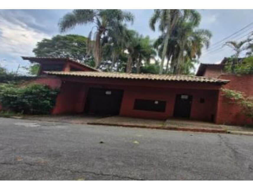Casa em leilão em Cotia - SP — Casa à venda em leilão