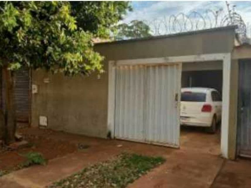 Casa em leilão em Trindade - GO — Casa à venda em leilão