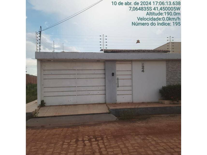 Casa em leilão em Picos - PI — Casa à venda em leilão