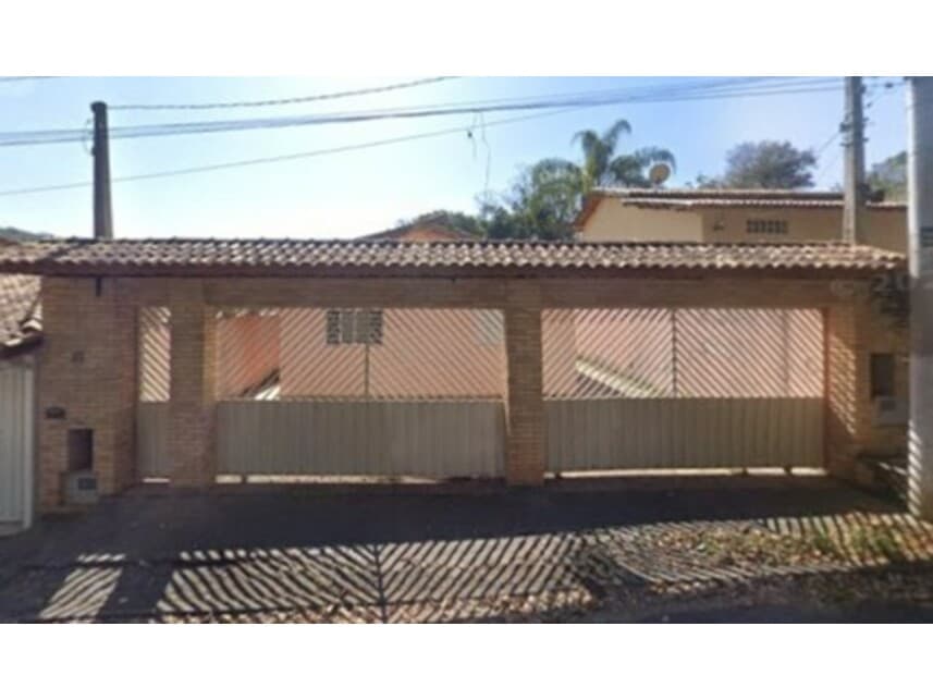 Casa em leilão em Guararema - SP — Casa à venda em leilão