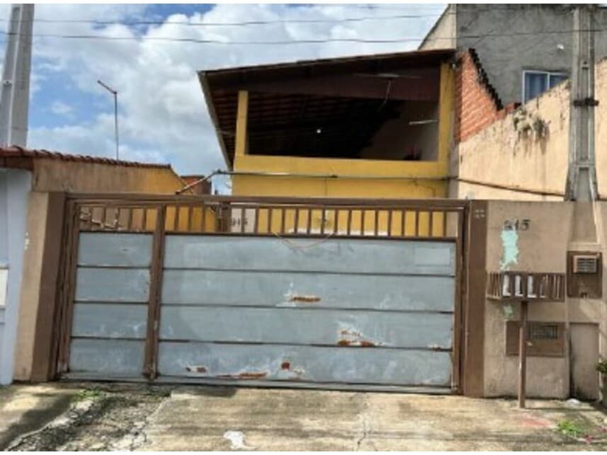 Casa em leilão em Suzano - SP — Casa à venda em leilão