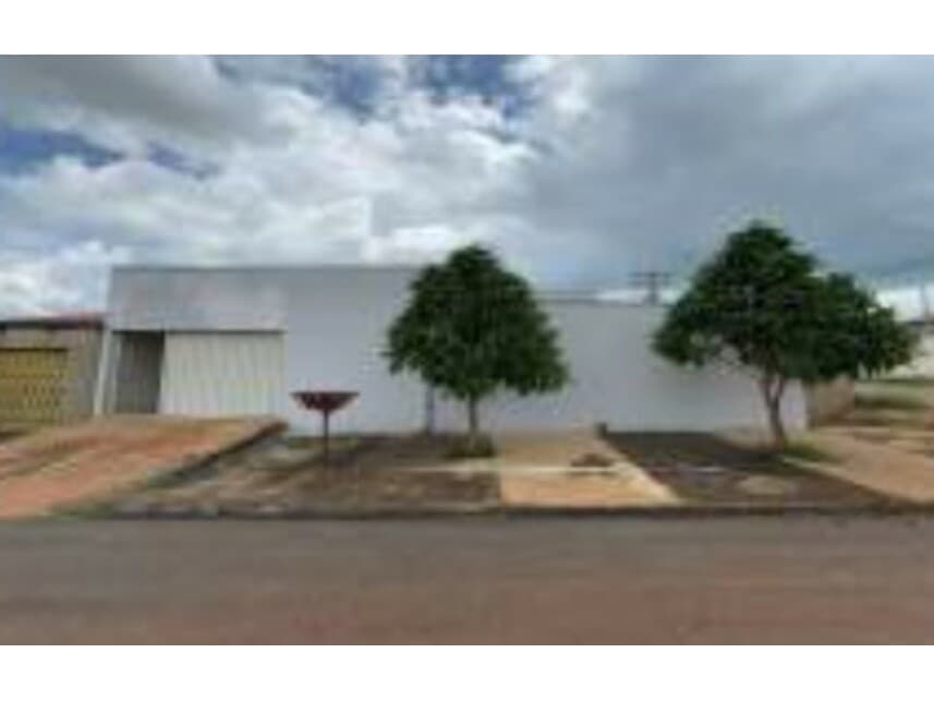 Casa em leilão em Nerópolis - GO — Casa à venda em leilão