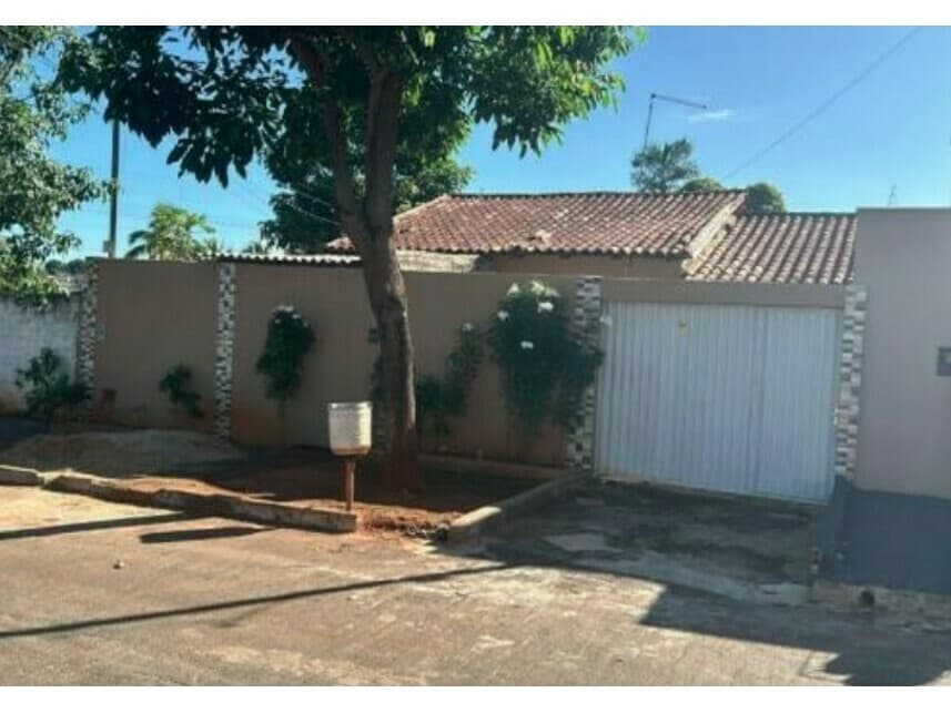 Foto 1 de 3: Casa em leilão em Trindade - GO — Casa à venda em leilão