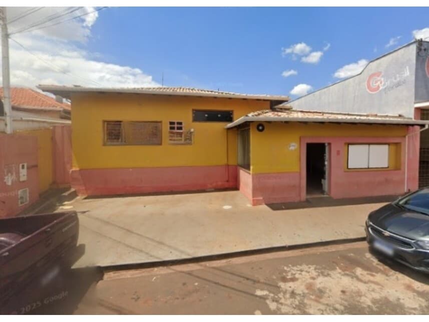 Casa em leilão em Orlândia - SP — Casa à venda em leilão