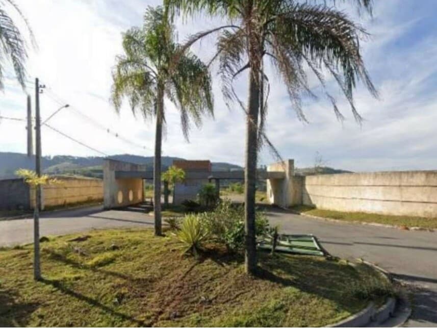 Terreno em leilão em Tuiuti - SP — Terreno c/Benfeitorias à venda em leilão