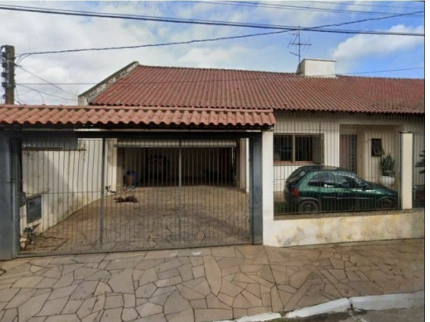 Casa em leilão em Canoas - RS — Casa à venda em leilão