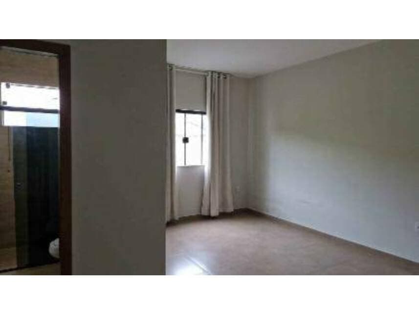 Foto 9 de 12: Casa em leilão em Cachoeira Paulista - SP — Casa à venda em leilão