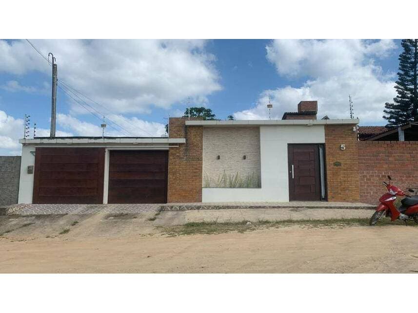 Casa em leilão em Gravatá - PE — Casa à venda em leilão