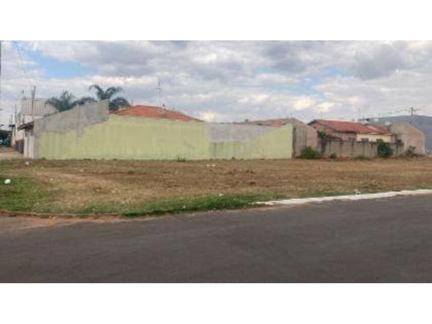 Foto 1 de 6: Terreno em leilão em Mineiros Do Tietê - SP — Terreno à venda em leilão