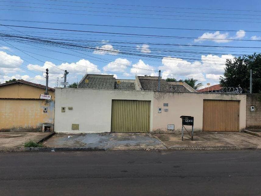 Foto 1 de 22: Casa em leilão em Trindade - GO — Casa à venda em leilão