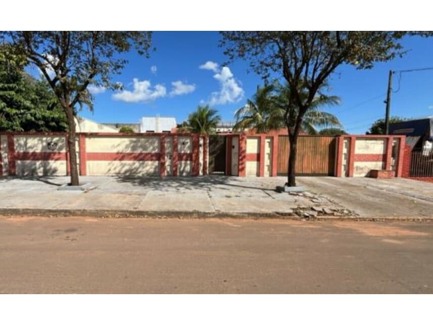 Casa em leilão em Sapezal - MT — Casa à venda em leilão