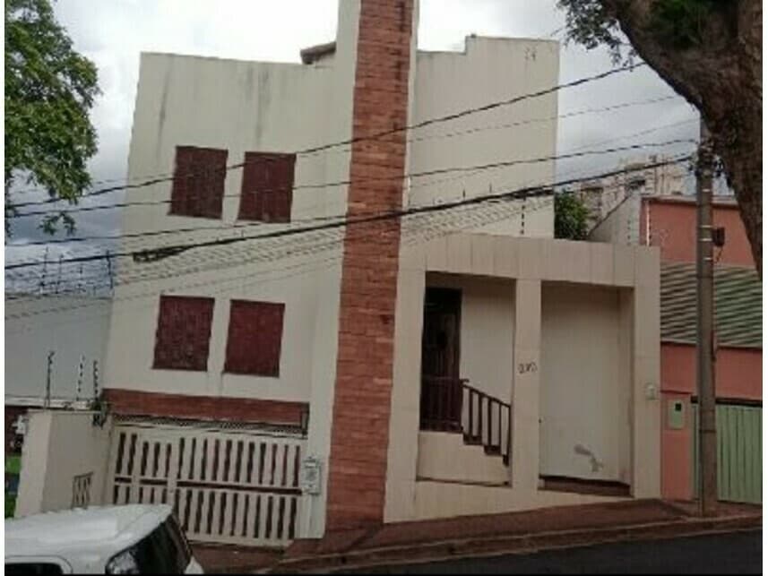 Casa em leilão em Uberaba - MG — Casa à venda em leilão