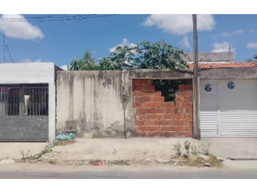 Casa em leilão em Horizonte - CE — Casa à venda em leilão