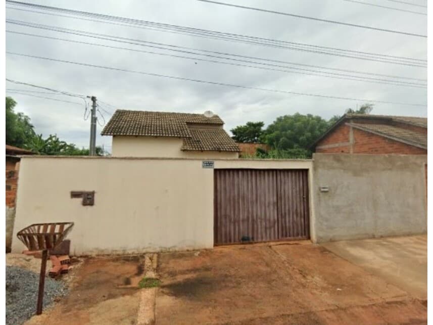 Casa em leilão em Palmeiras De Goiás - GO — Casa à venda em leilão