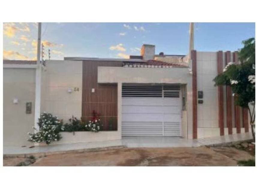 Casa em leilão em Afogados Da Ingazeira - PE — Casa à venda em leilão