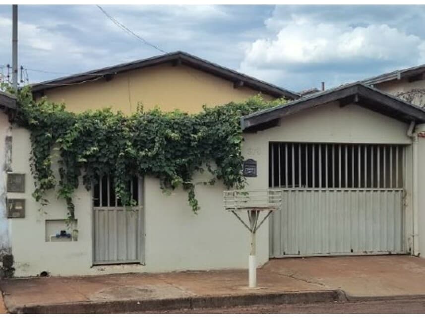 Casa em leilão em Planura - MG — Casa à venda em leilão
