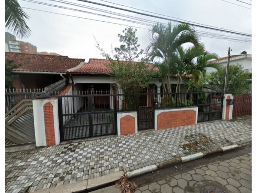 Casa em leilão em Mongaguá - SP — Casa à venda em leilão