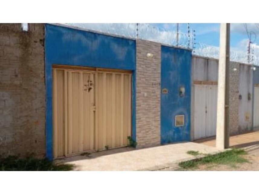 Casa em leilão em Juazeiro Do Norte - CE — Casa à venda em leilão
