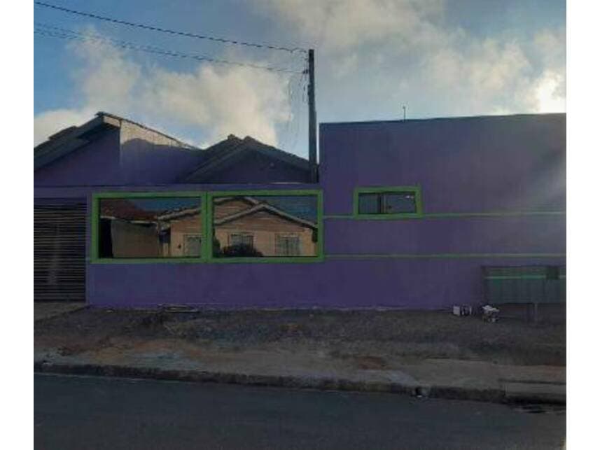 Casa em leilão em Ponta Grossa - PR — Casa à venda em leilão