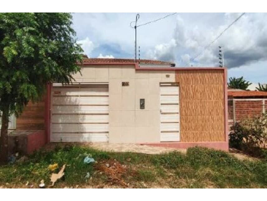 Casa em leilão em Afogados Da Ingazeira - PE — Casa à venda em leilão