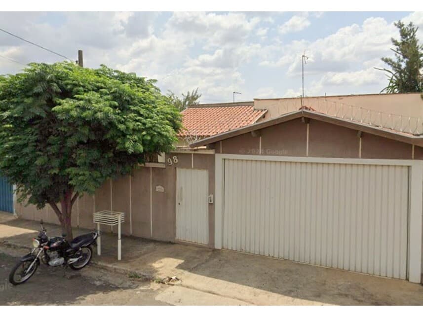 Casa em leilão em Cafelândia - SP — Casa à venda em leilão