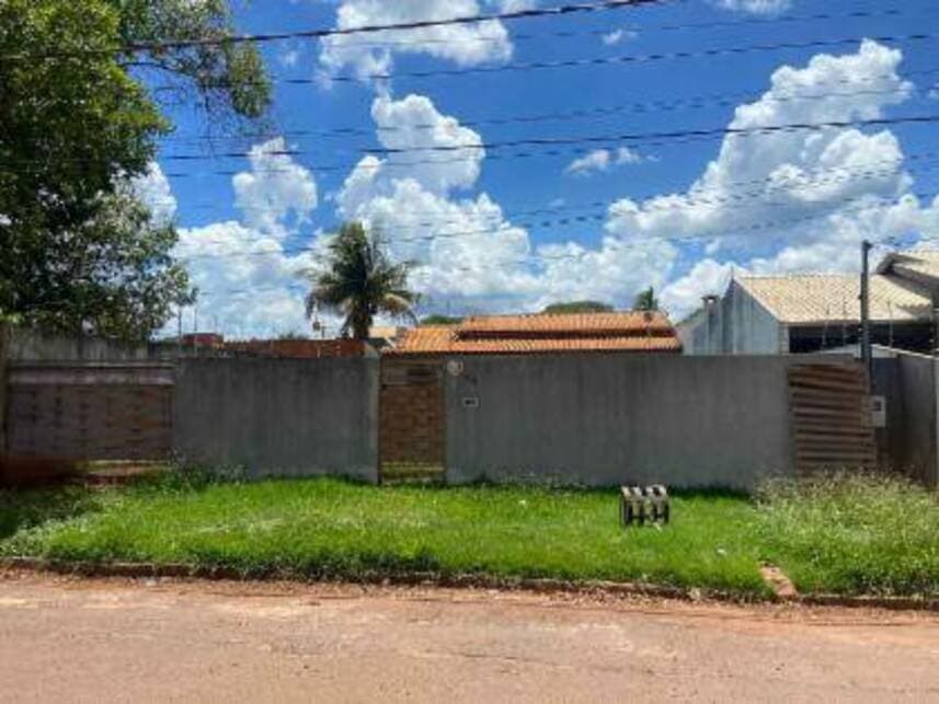 Casa em leilão em Sidrolândia - MS — Casa à venda em leilão