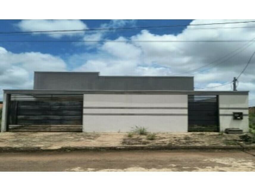 Casa em leilão em Confresa - MT — Casa à venda em leilão