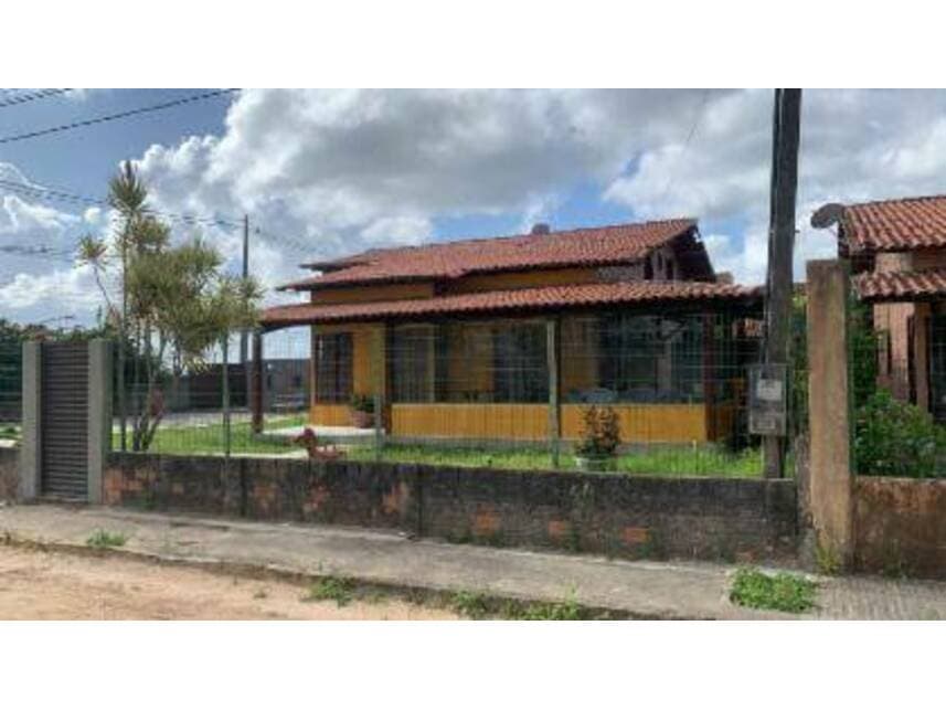 Casa em leilão em Gravatá - PE — Casa à venda em leilão