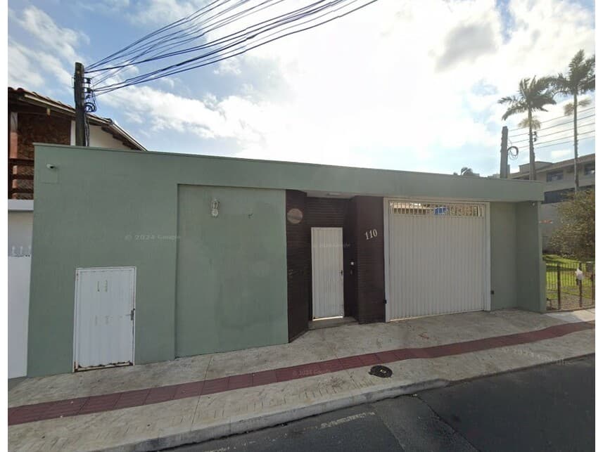 Foto 1 de 18: Casa em leilão em Balneário Camboriú - SC — Casa à venda em leilão