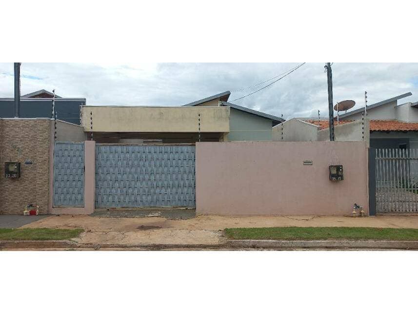 Casa em leilão em Lucas Do Rio Verde - MT — Casa à venda em leilão