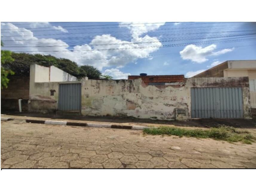 Terreno em leilão em Passos - MG — Terreno à venda em leilão
