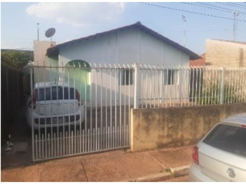 Foto 2 de 8: Casa em leilão em Cuiabá - MT — Casa à venda em leilão