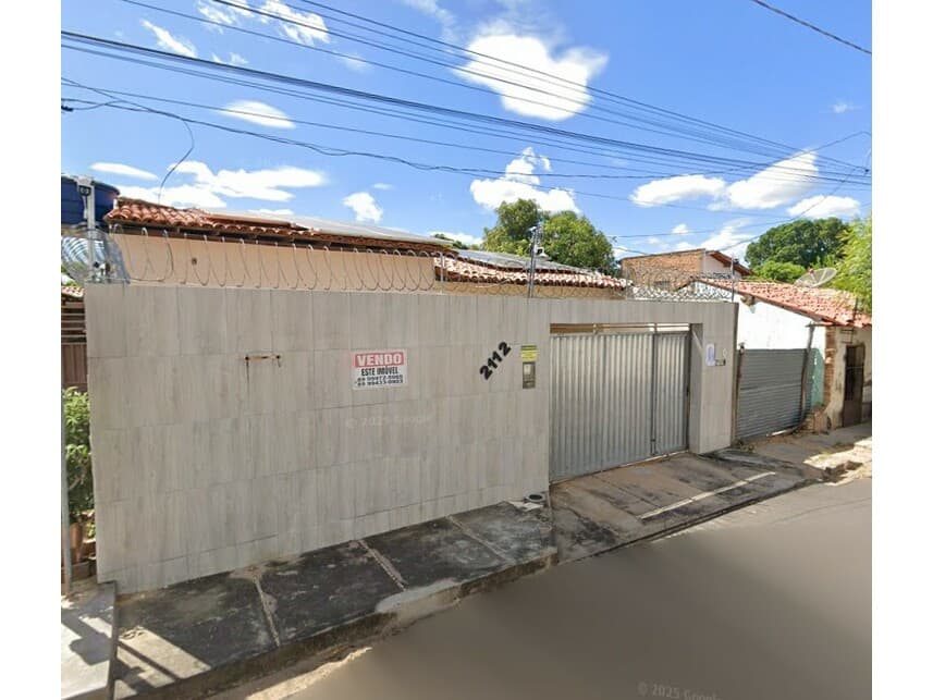 Casa em leilão em Floriano - PI — Casa à venda em leilão