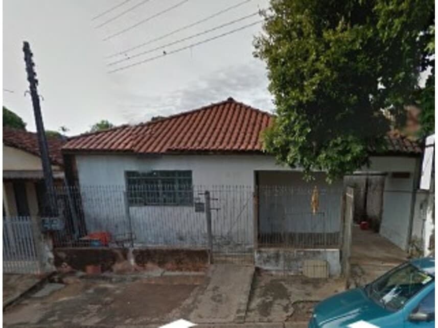 Casa em leilão em Regente Feijó - SP — Casa à venda em leilão