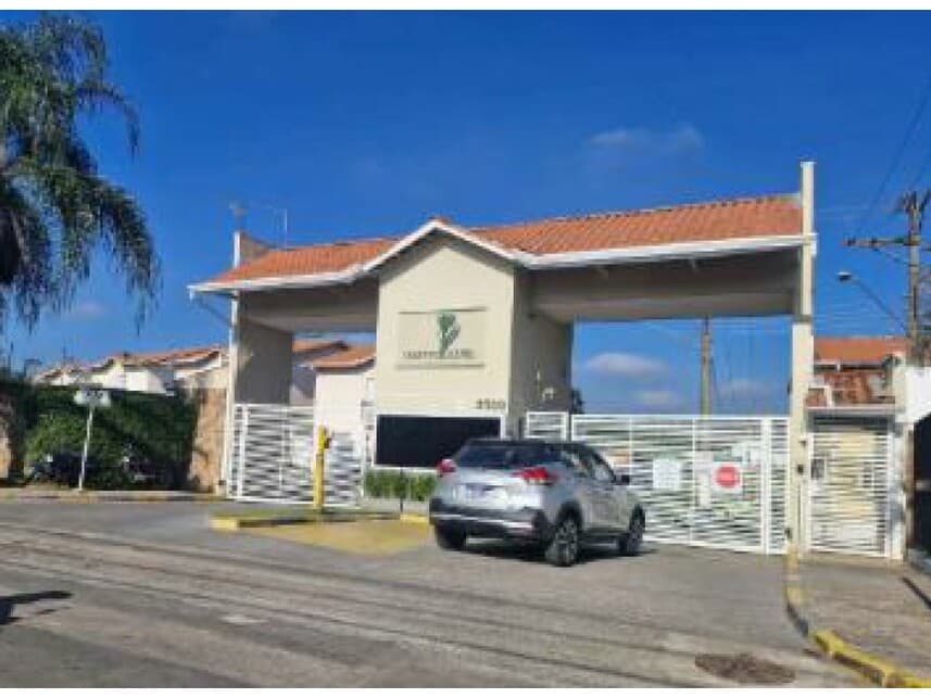 Casa em leilão em Cotia - SP — Casa à venda em leilão