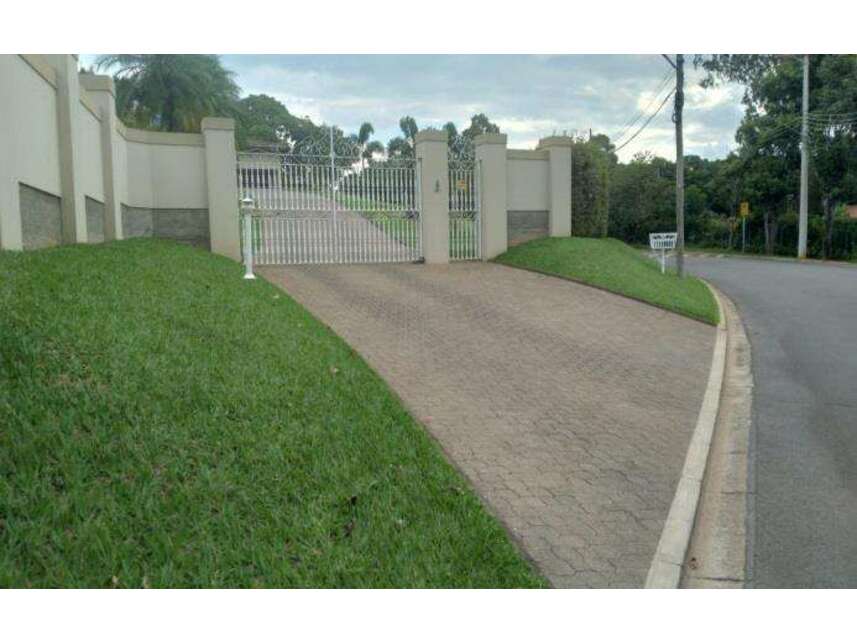 Foto 1 de 15: Casa em leilão em Indaiatuba - SP — Chácara à venda em leilão