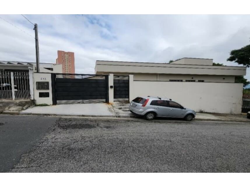 Casa em leilão em Taubaté - SP — Casa à venda em leilão