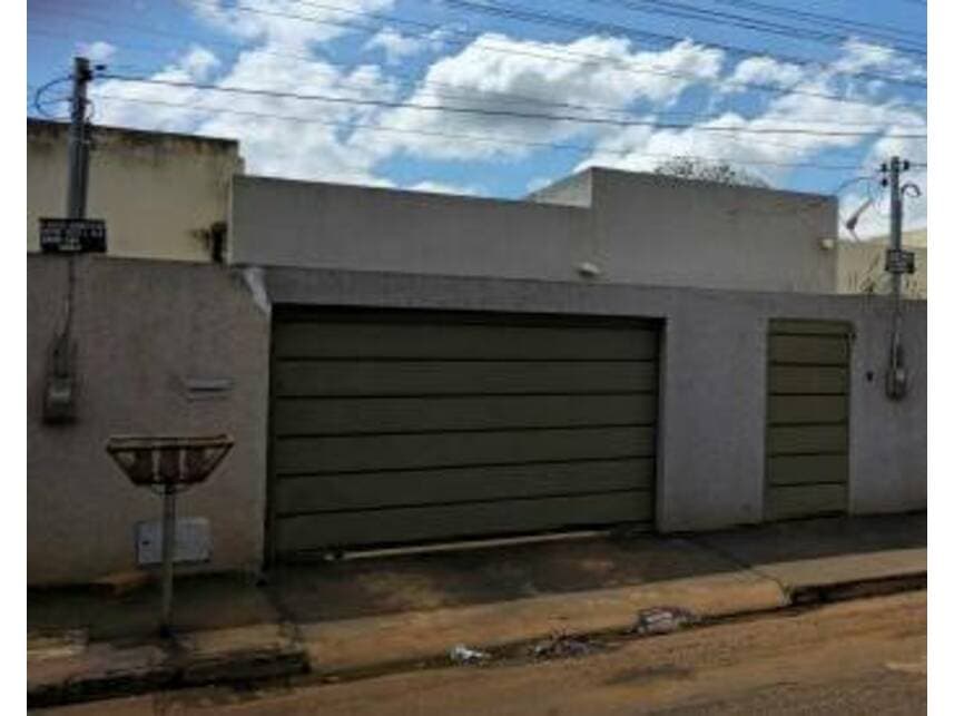 Foto 1 de 6: Casa em leilão em Santa Helena De Goiás - GO — Casa à venda em leilão