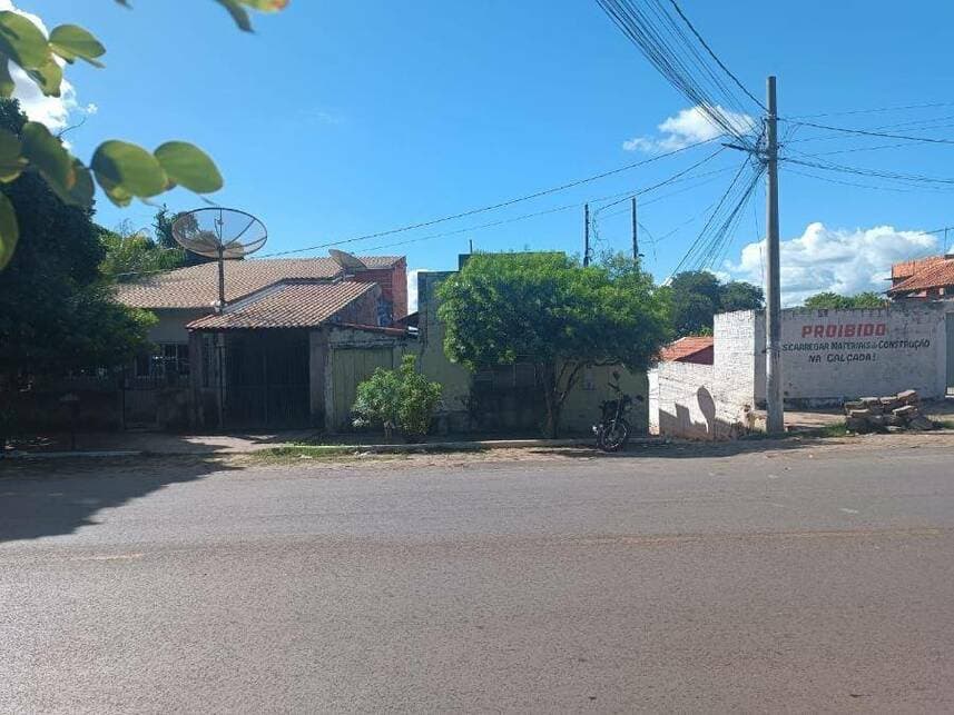 Casa em leilão em Corumbá - MS — Casa à venda em leilão