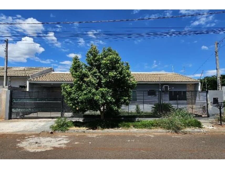 Casa em leilão em Sarandi - PR — Casa à venda em leilão