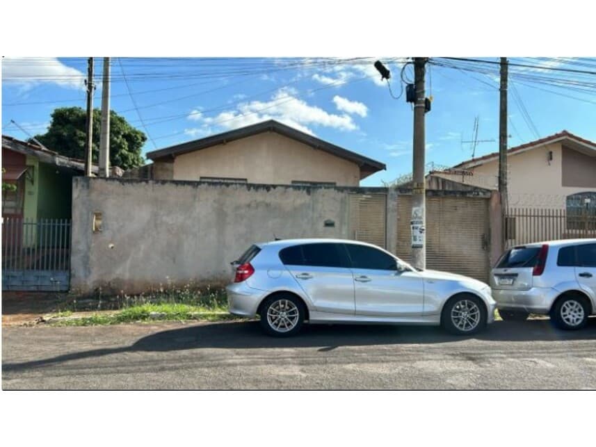 Casa em leilão em Ourinhos - SP — Casa à venda em leilão