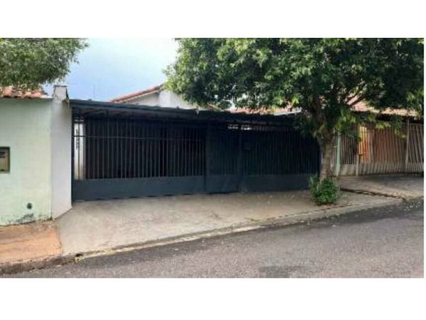 Foto 1 de 10: Casa em leilão em Birigui - SP — Casa à venda em leilão
