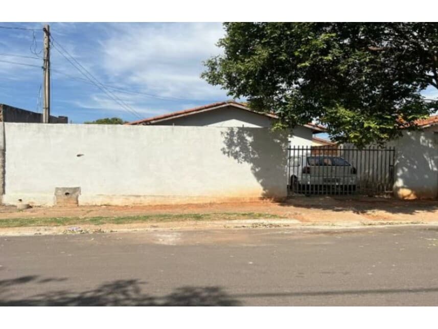 Casa em leilão em Tupã - SP — Casa à venda em leilão