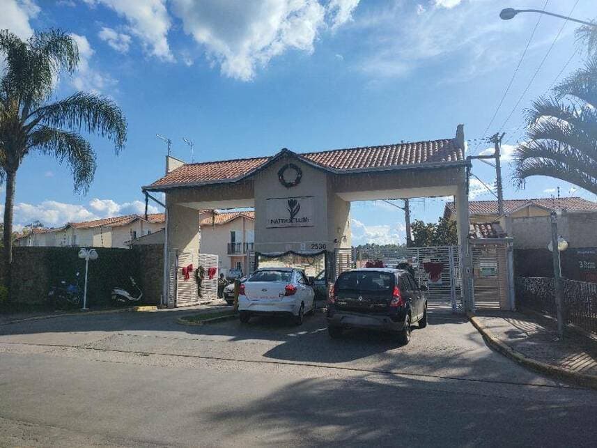 Casa em leilão em Cotia - SP — Casa à venda em leilão