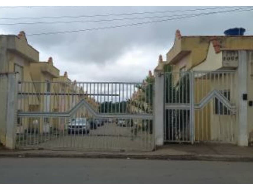 Casa em leilão em Suzano - SP — Casa à venda em leilão