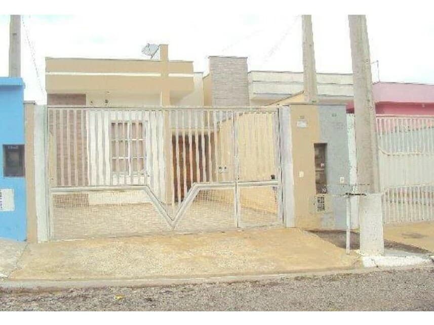 Casa em leilão em Iperó - SP — Casa à venda em leilão