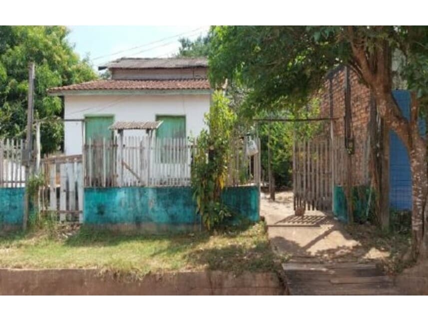 Casa em leilão em Alenquer - PA — Casa à venda em leilão