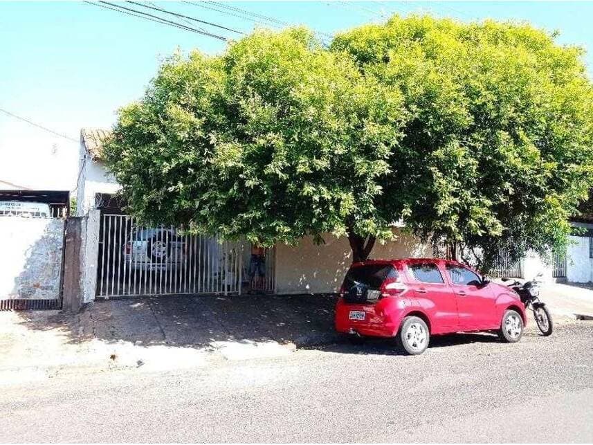 Casa em leilão em Votuporanga - SP — Casa à venda em leilão